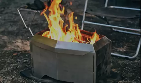 Liste de mise &agrave; niveau de l'&eacute;quipement de camping familial : un foyer, un r&eacute;chaud de tente et un barbecue sont indispensables