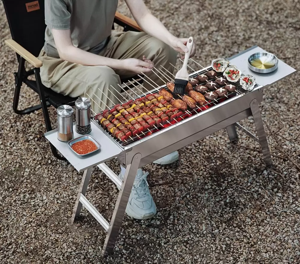 Poêle à barbecue pliable minimaliste au charbon de bois