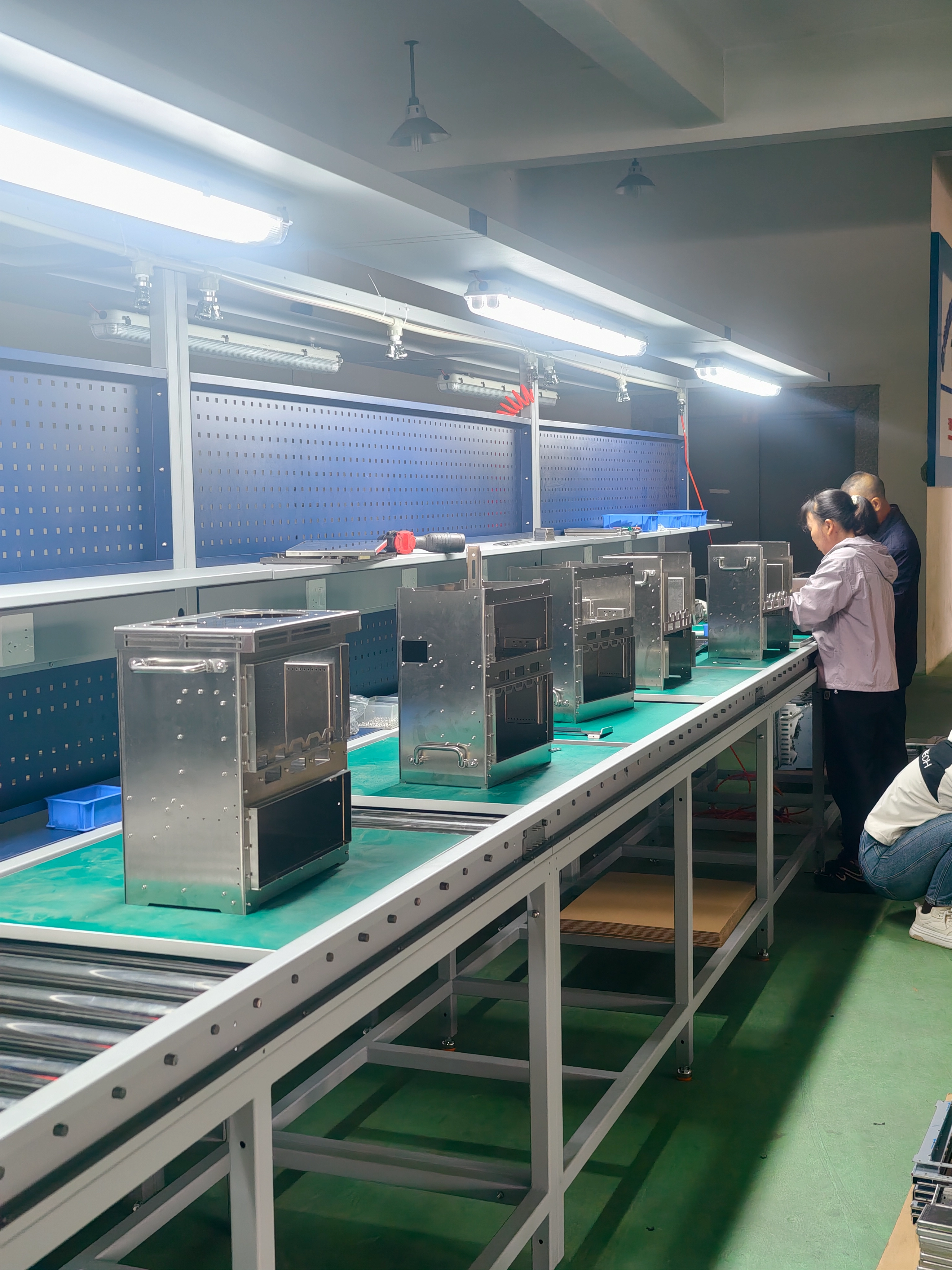 Suzhou Tuoshenghe accroît ses capacités de production grâce à une nouvelle ligne de fabrication avancée. Suzhou Tuoshenghe accroît ses capacités de production grâce à une nouvelle ligne de fabrication avancée.